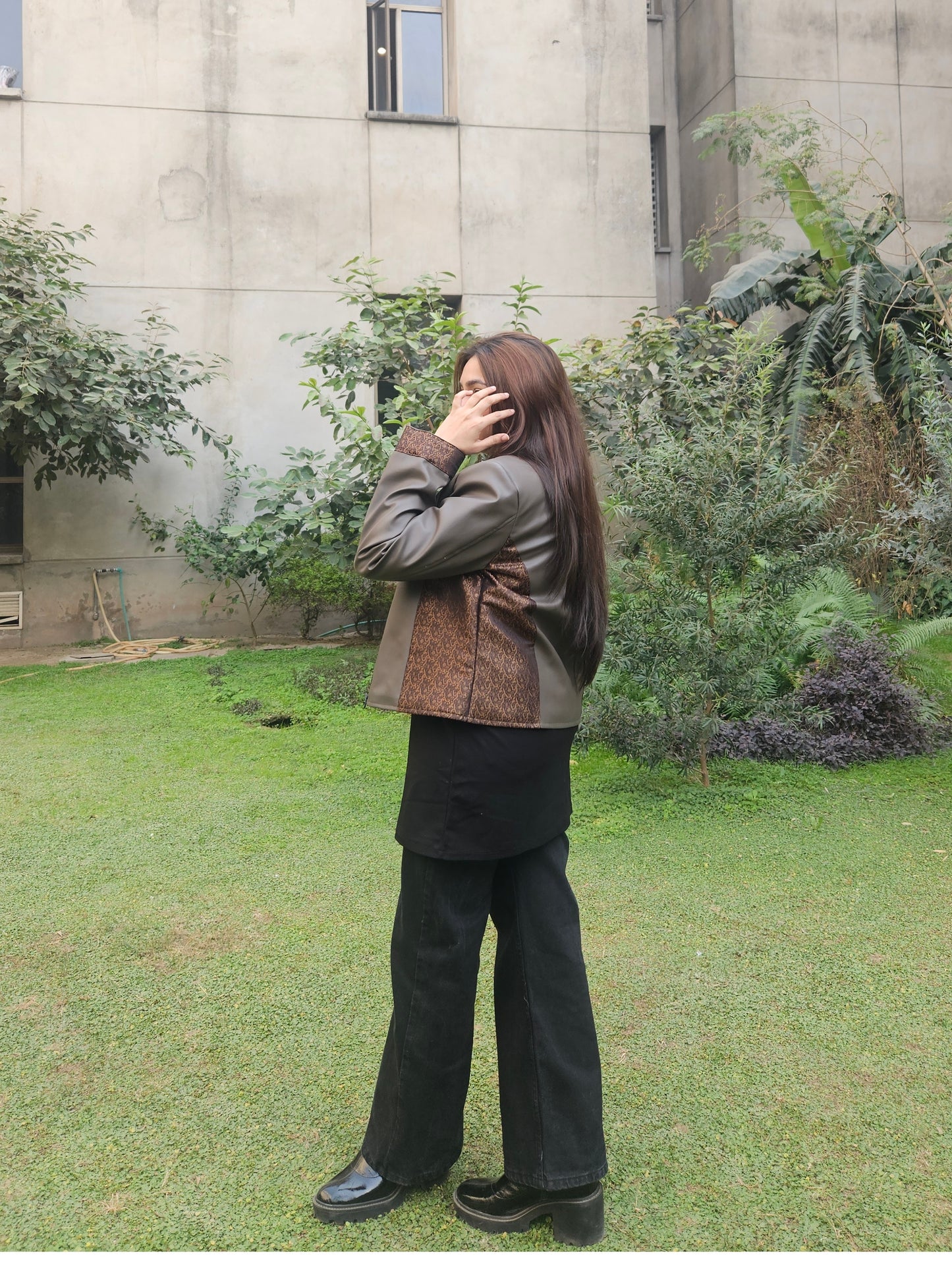 Shehar Zadi Muted Taupe