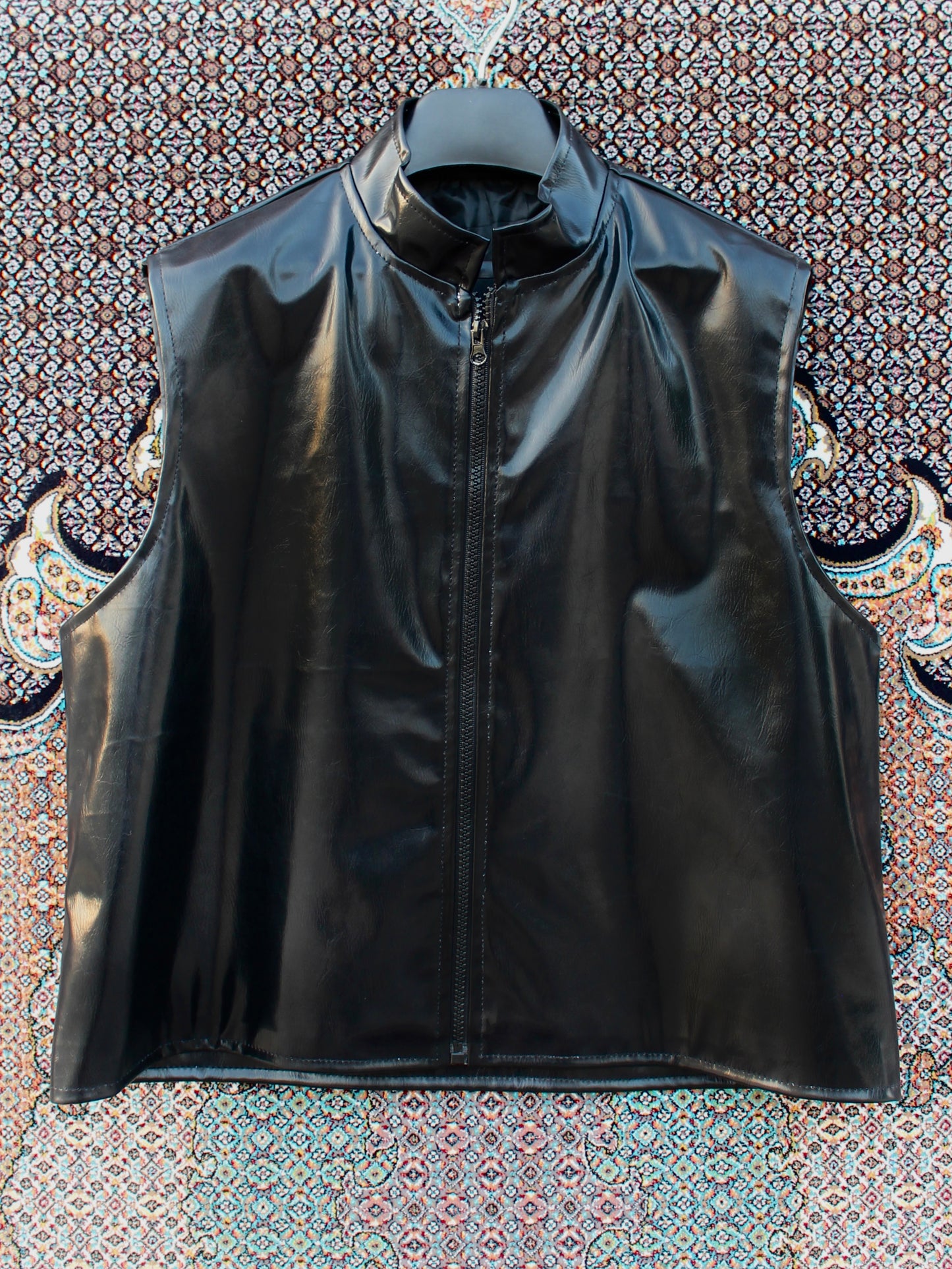 Sleeveless Jacket Glossy Black