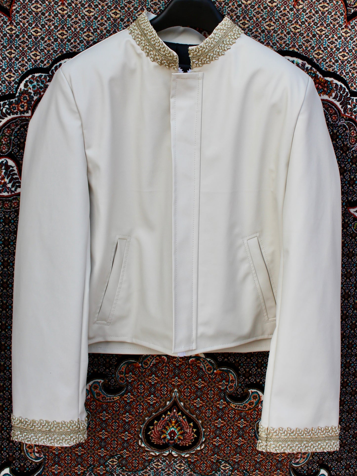 Naqsh-e-Zaar Matt White