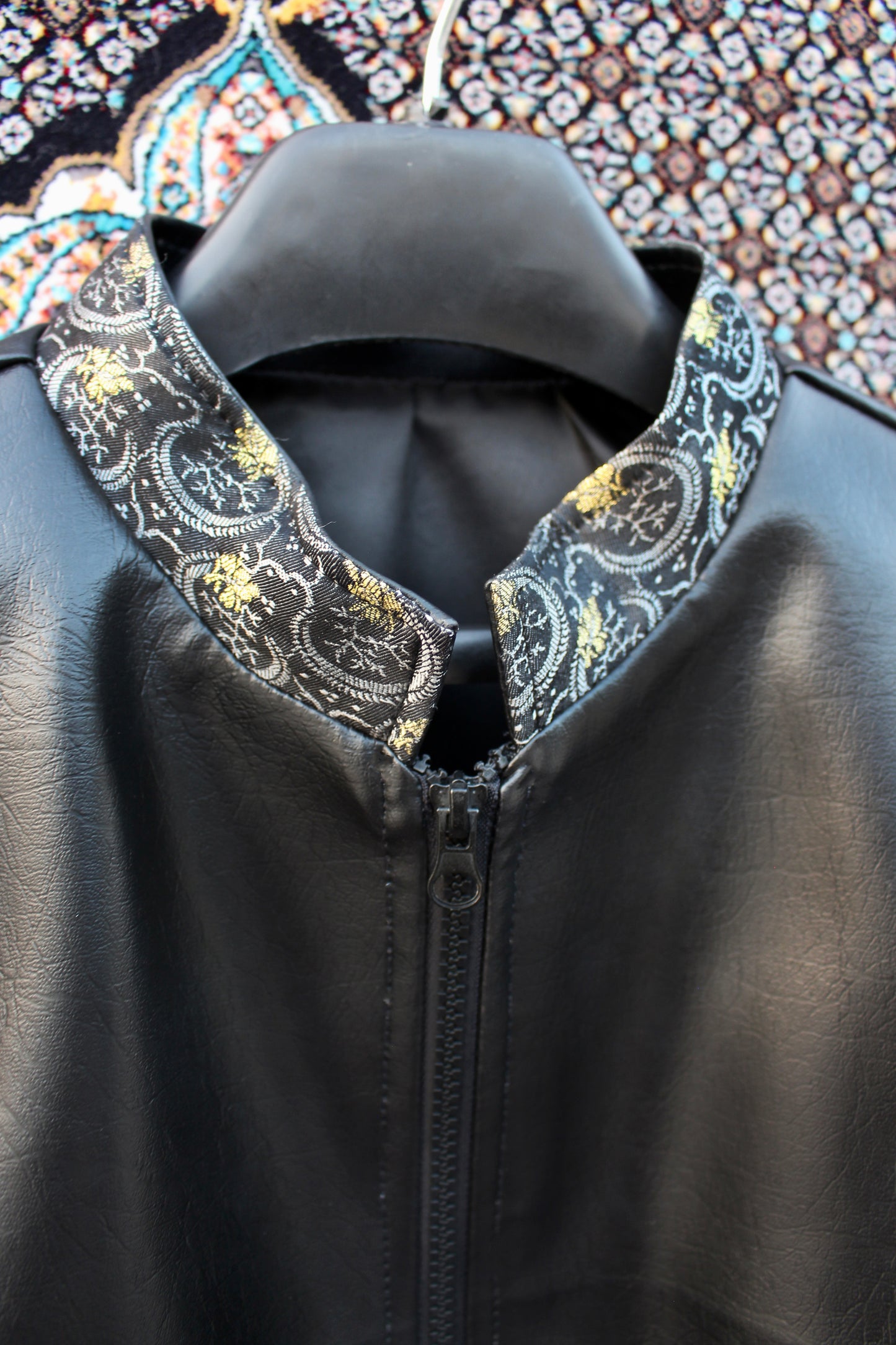 Shehar Zadi Glossy Black