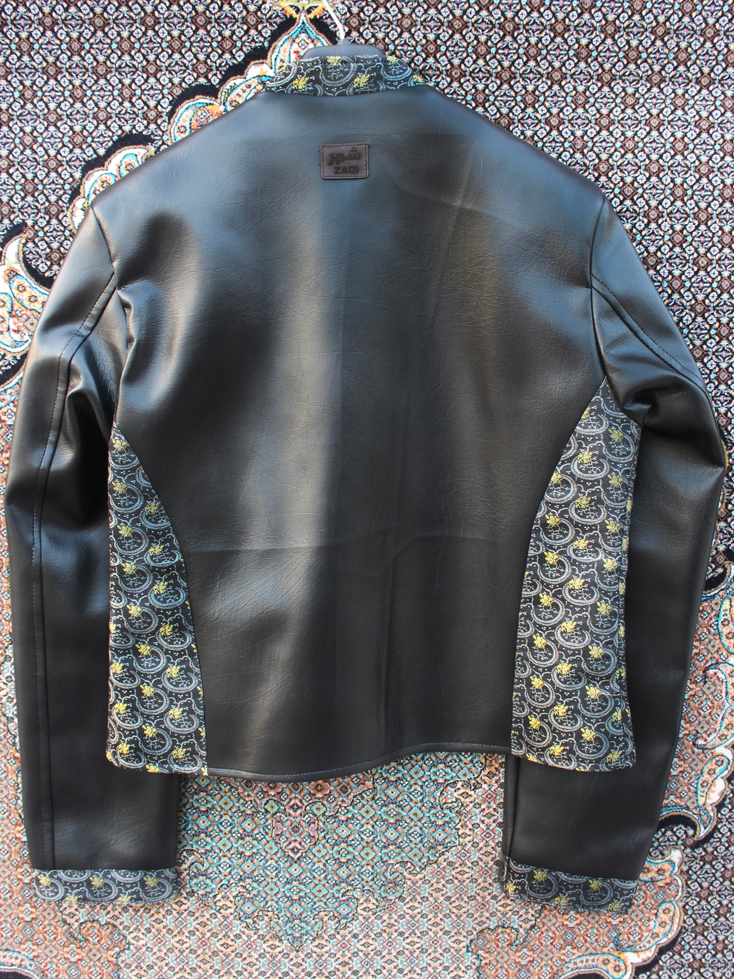 Shehar Zadi Glossy Black