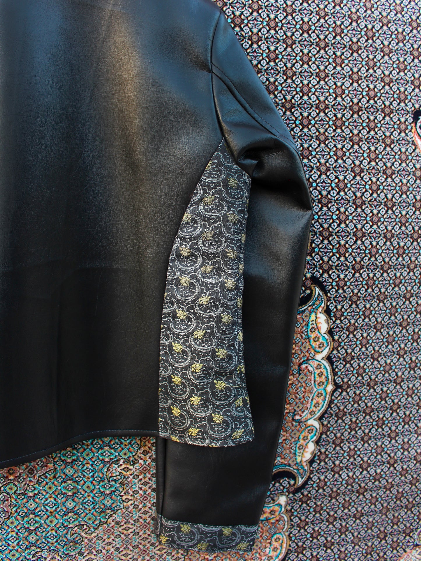 Shehar Zadi Glossy Black